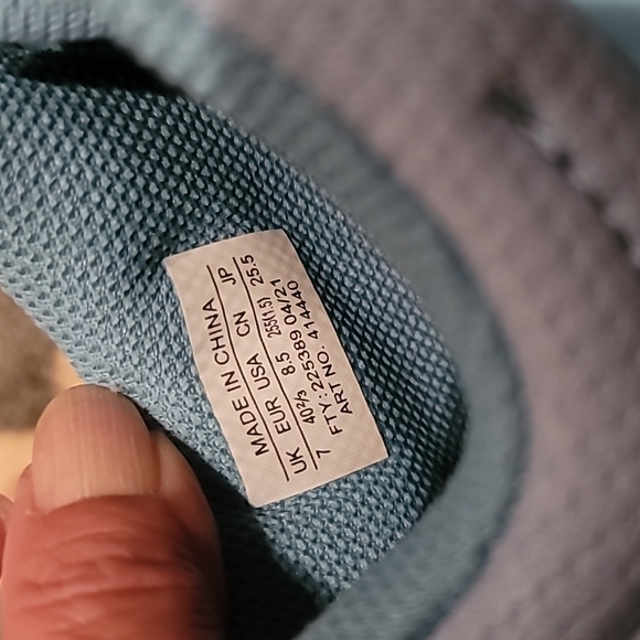 Salomon Smooth Operator Running shoes almost brand new! - Picture 7 of 9